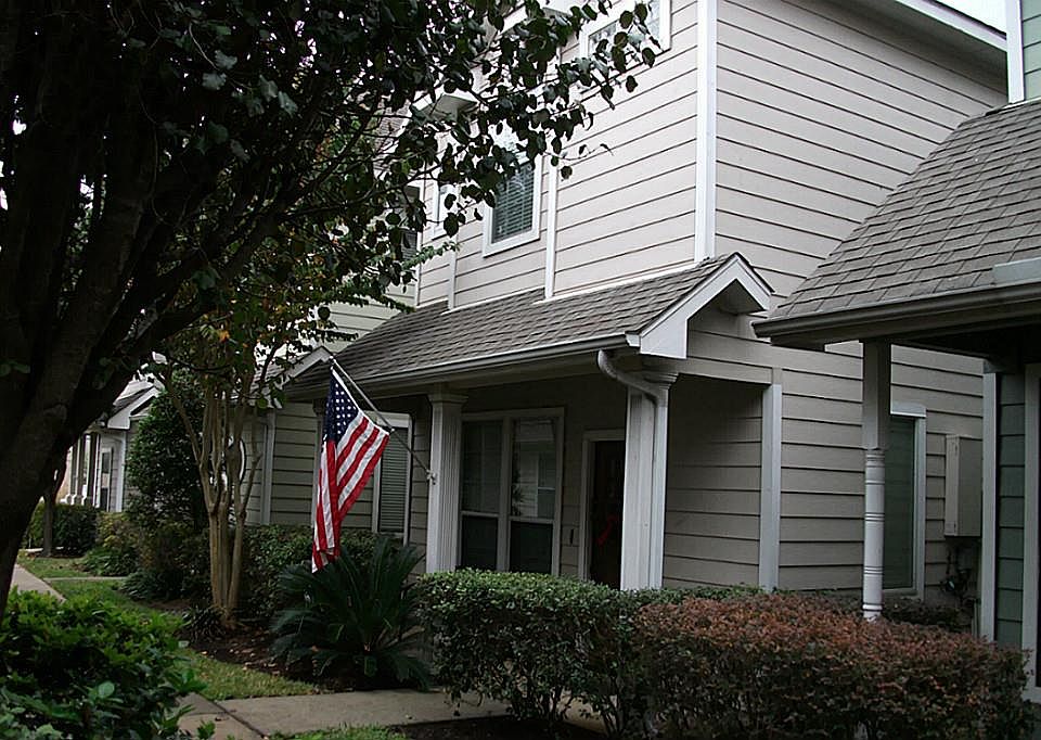 1st image of 1822 Woodbend Village Ct