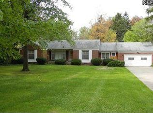 8878 Shepard Rd, Macedonia, OH 44056