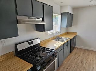 15902 Chehalis Ct APT A, Apple Valley, CA 92307