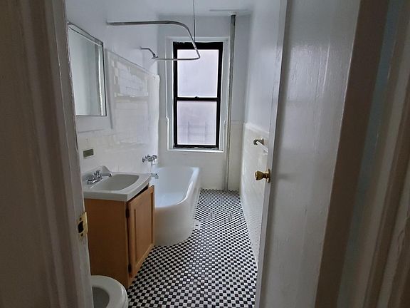 3rd image of 3400 Tryon Ave APT C4
