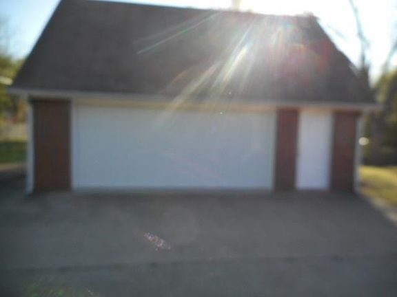 2nd image of 921 Poinsettia Dr