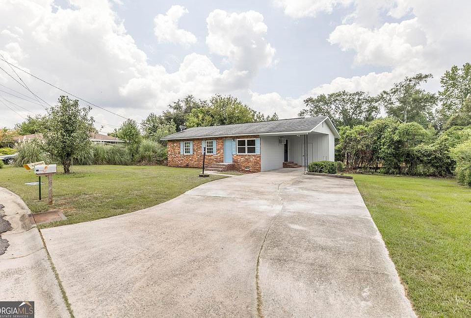 1st image of 3414 Rocky Dr
