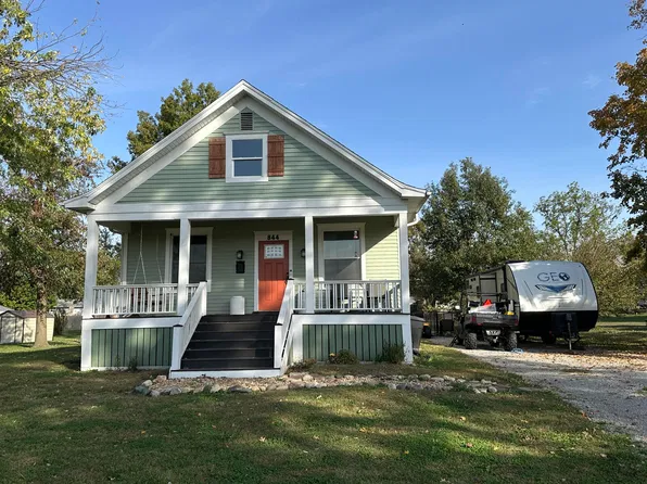 844 Jenkins St, Slater, MO 65349