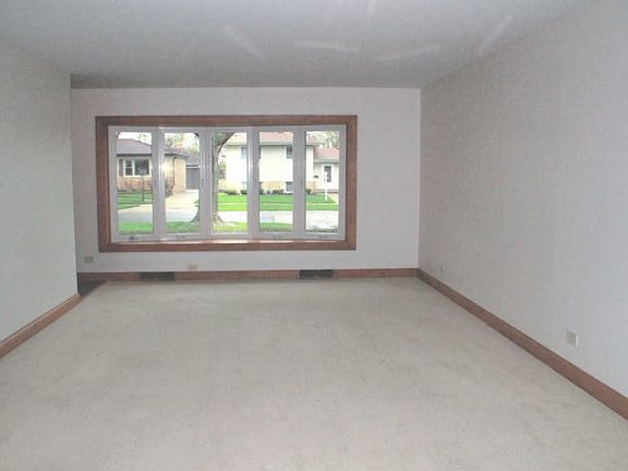4th image of 1414 Phoenix Dr