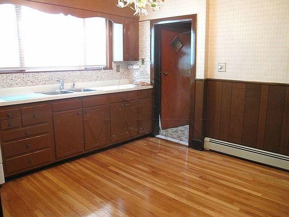 5th image of 30 Clayton Ave #9