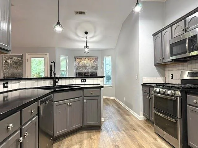 210 Fistral Dr — Photo 7
