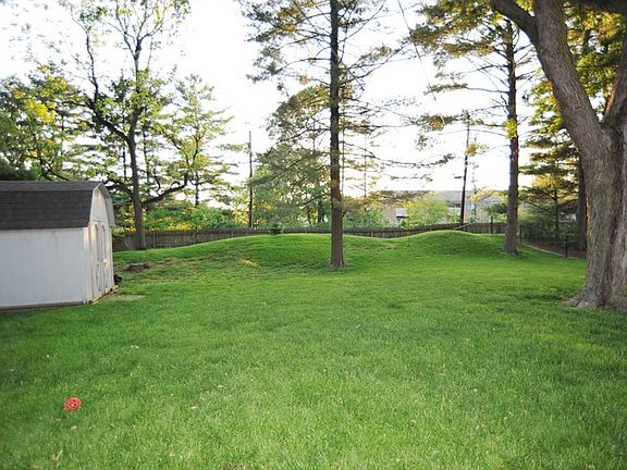 2nd image of 450 Ashford Ct