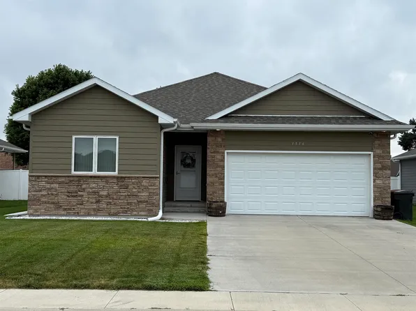 3516 HUMMINGBIRD DR, North Platte, NE 69101
