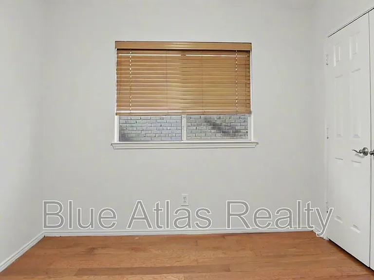 4905 Canberra Ln — Photo 14