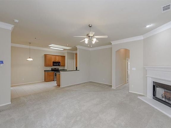 2nd image of 1318 Poinsettia Blvd