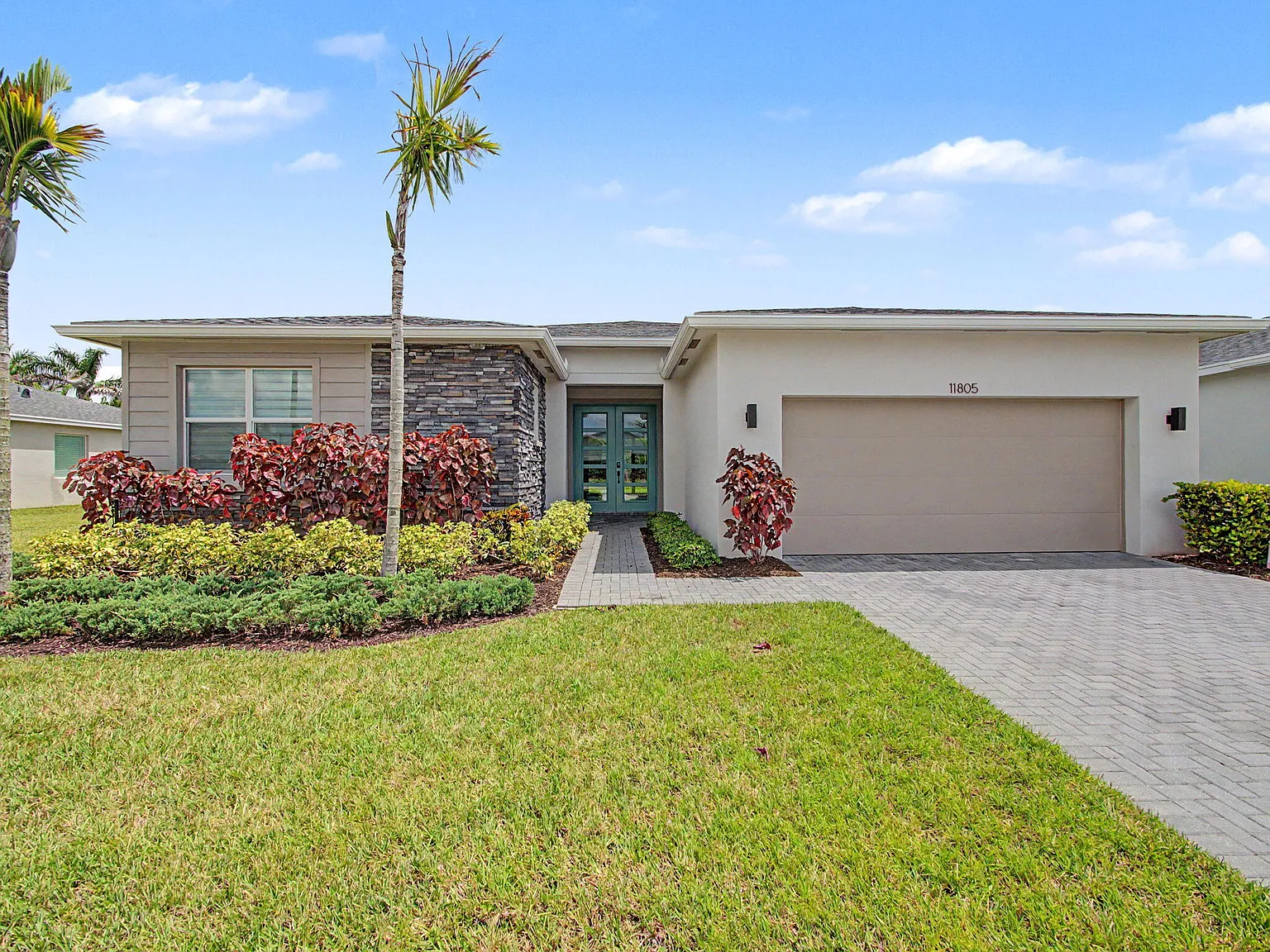 3 bed, 2.0 bath, 1848 sqft, $3,300 — Photo 3