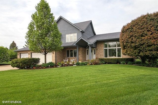 1st image of 610 Pine Grove Ct