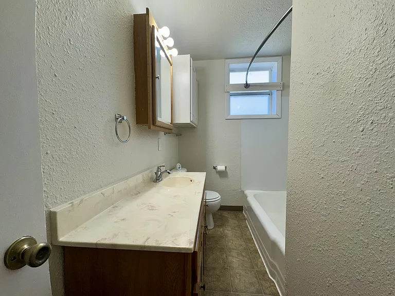 2220 E Avenue A #1/2 — Photo 11