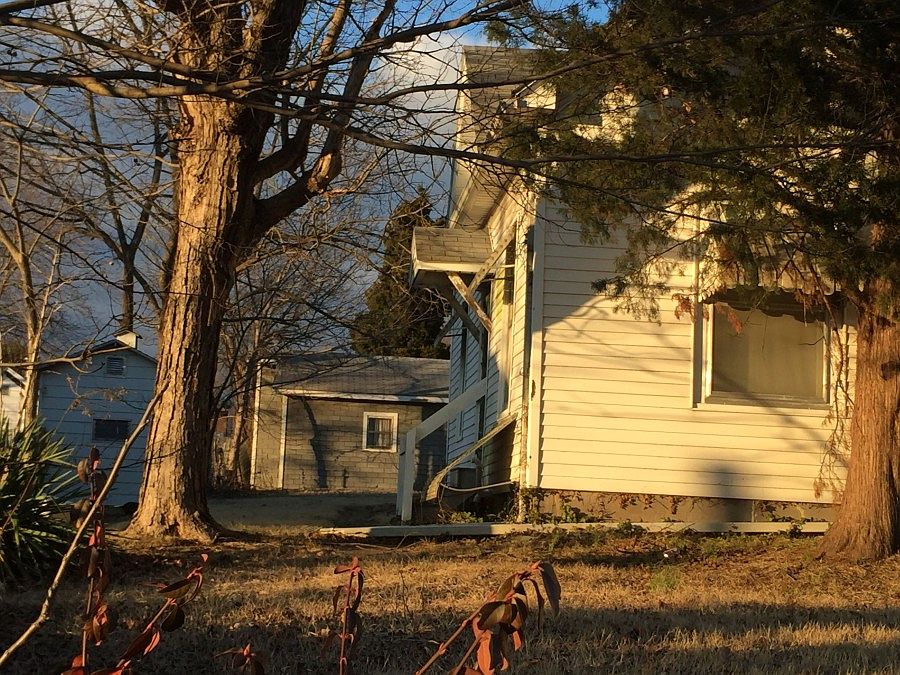 2nd image of 208 E Vienna St