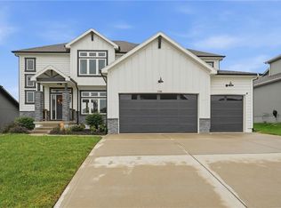 1709 SW Hightown Dr, Lees Summit, MO 64082