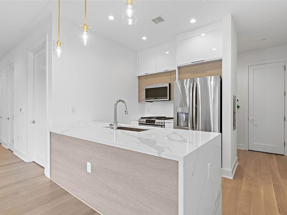 1st image of 6025 Boulevard E #308