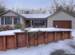 12601 White Swan Dr NE, Greenville, MI 48838