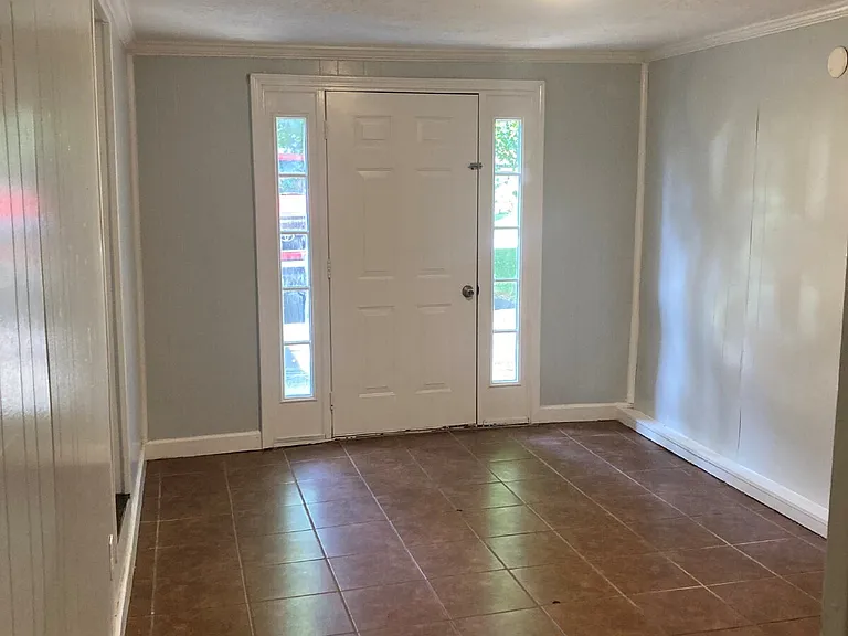 606 Morton St — Photo 6