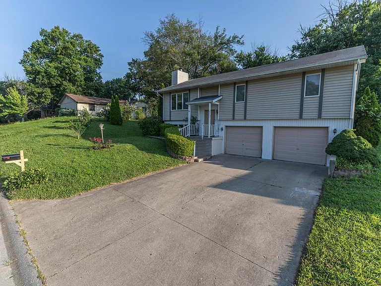 4371 W Southview Dr — Photo 2