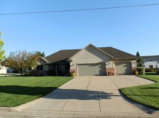 1510 Skylark Ln, Green Bay, WI 54313