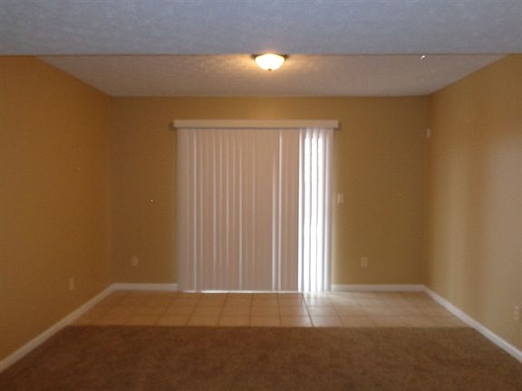 3rd image of 136 Windward Dr