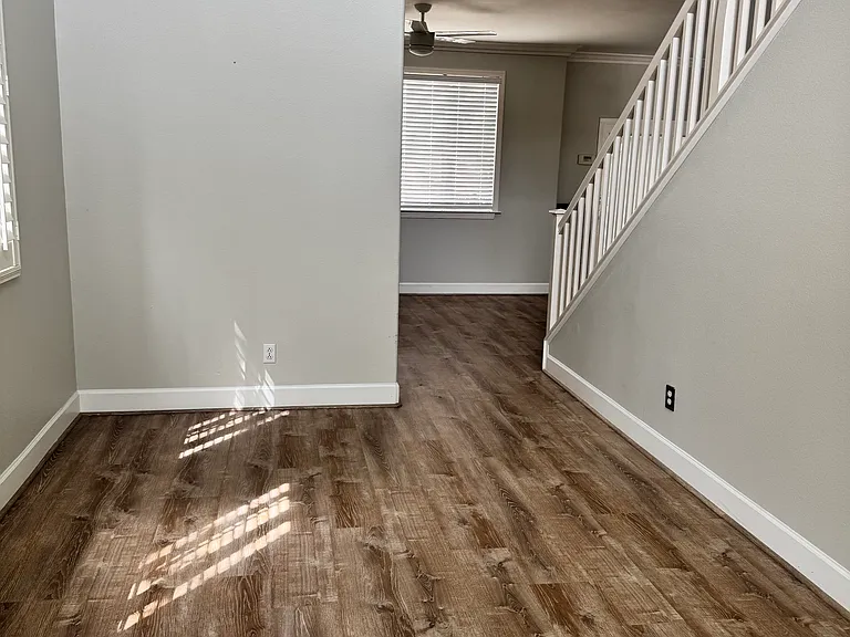 30050 Laurel Creek Dr — Photo 6