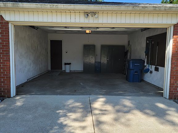 3rd image of 348 Ottawa Dr