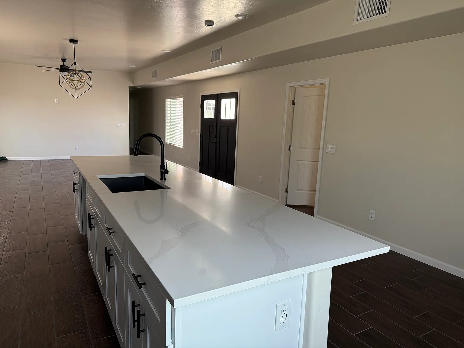 3 bed, 1500 sqft, $1,950 — Photo 4