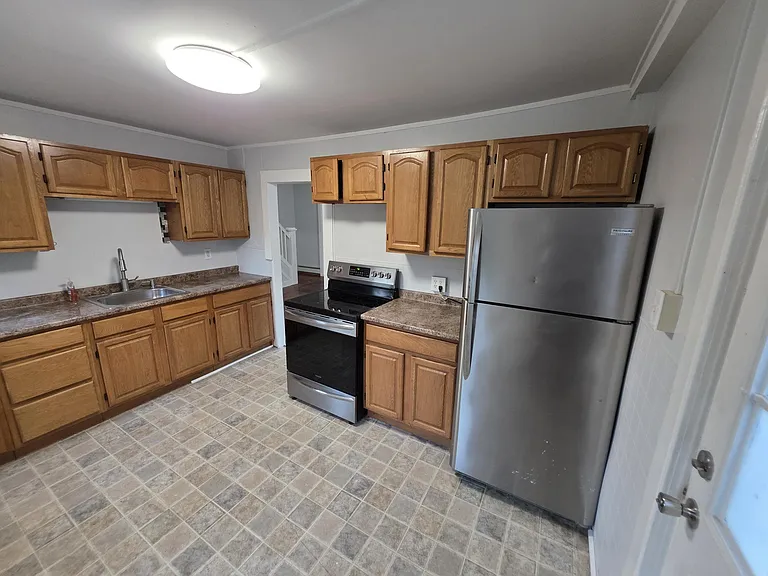 627 N Main St #2 — Photo 25