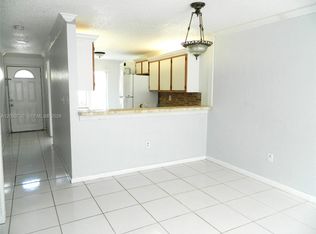 899 Crystal Lake Dr #899, Pompano Beach, FL 33064