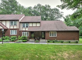 1 Derbyshire, Derby, CT 06418