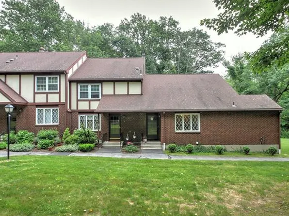 1 Derbyshire, Derby, CT 06418