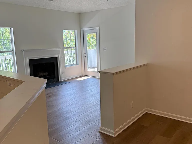 1704 Lake Shore Crest Dr #32 — Photo 9
