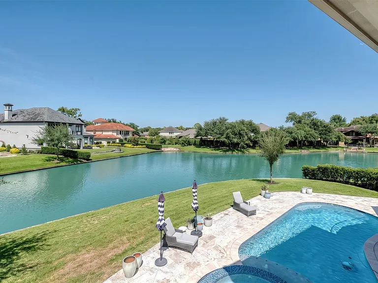 5623 Waters Landing Ln — Photo 32
