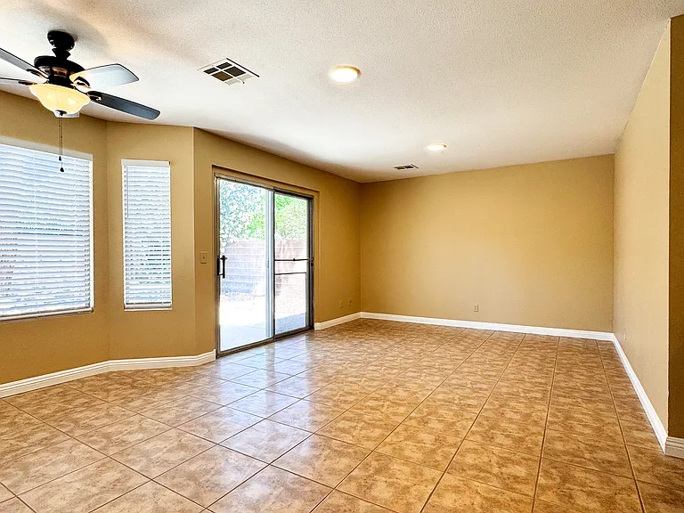 939 Derringer Ln — Photo 10