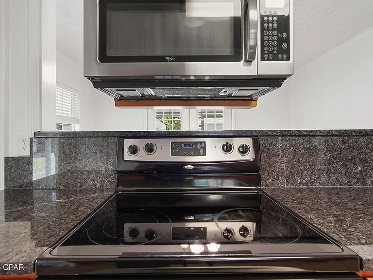 115 Circle Dr — Photo 14