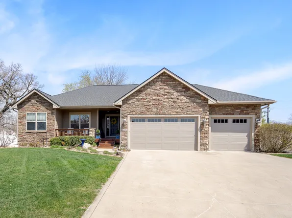 7207 Longboat Dr, Johnston, IA 50131