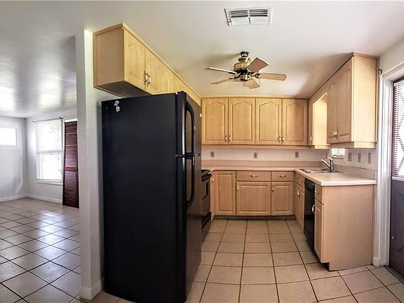 5th image of 1409 Crescent Pl