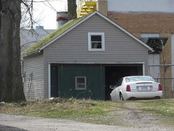 3rd image of 821 Jones St