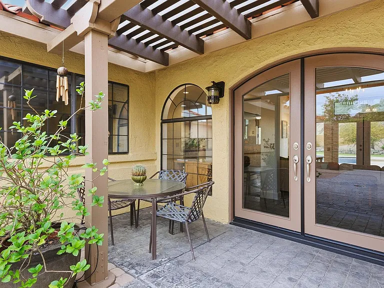 10 Venus Dr — Photo 17