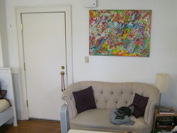 5th image of 21 E Lincoln St