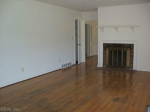 2nd image of 624 Milburne Dr