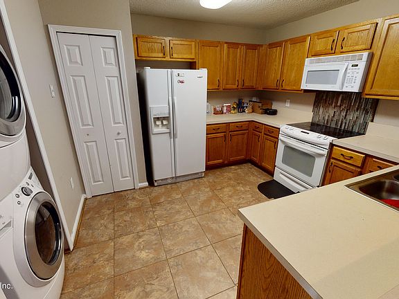 3rd image of 6112 MAGGIES Circle #116