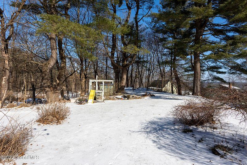 4th image of 28 Cardinal Lane