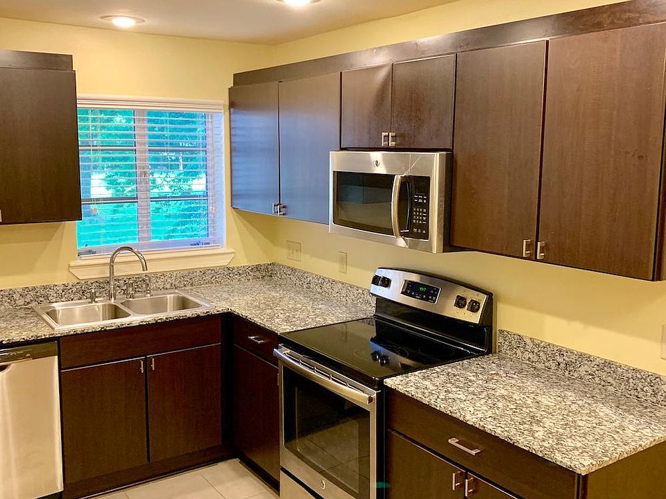 1st image of 1406 Broadway St #2