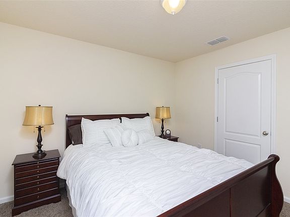4th image of 139 Blue Creek Way