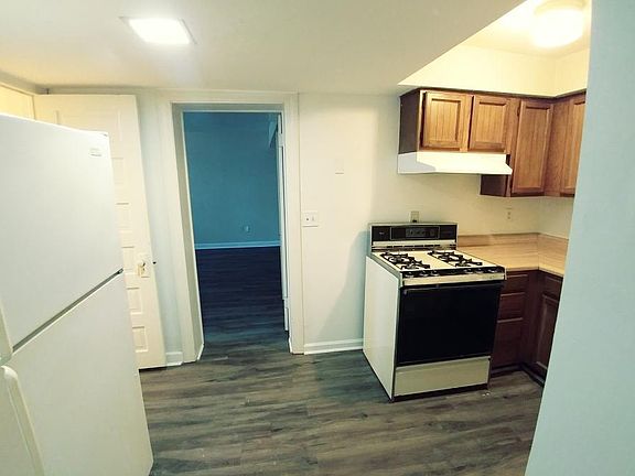 2nd image of 320 S Mendenhall St APT E