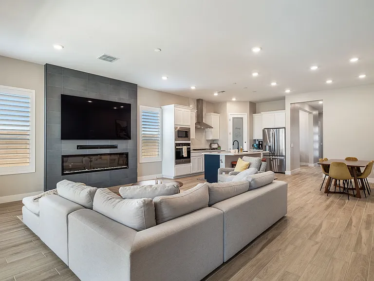 1725 E Questa Dr — Photo 11
