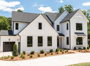 416 Bubbling Well Rd, Matthews, NC 28105