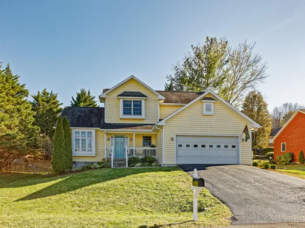 11 Gaines Ct, Lexington, VA 24450
